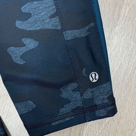 Lululemon Clip In Crop Capri Leggings Teal Blue Camo Size 6 Athletic Yoga - Picture 5 of 12